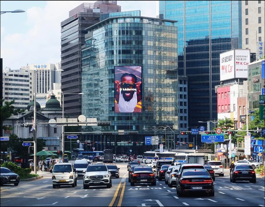 명동 K-파이낸스 전광판 광고 설치 예시